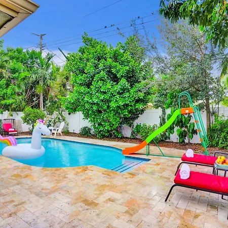 New Adorable Villa 7 Min To Beach Trampoline